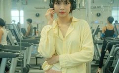 女人张开腿无遮无挡图